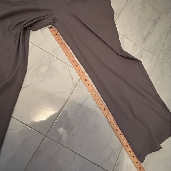 HALARA Gray Wide-Leg Pants. Front pockets. Soft and stretchy! New with tag! - Picture 7 of 9